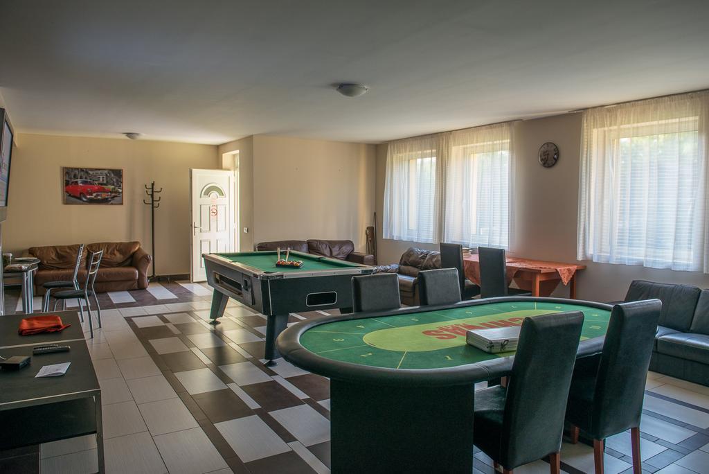 Farkasverem Vendeghaz Hotell Nyírtura Rum bild