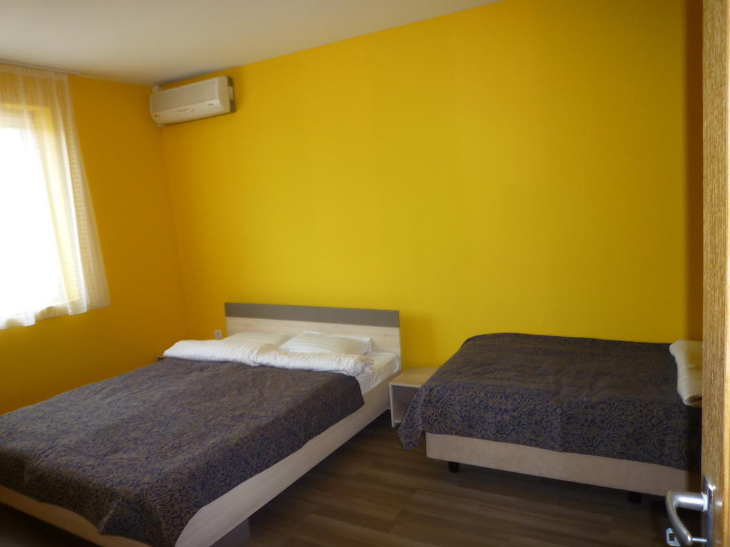 Farkasverem Vendeghaz Hotell Nyírtura Rum bild